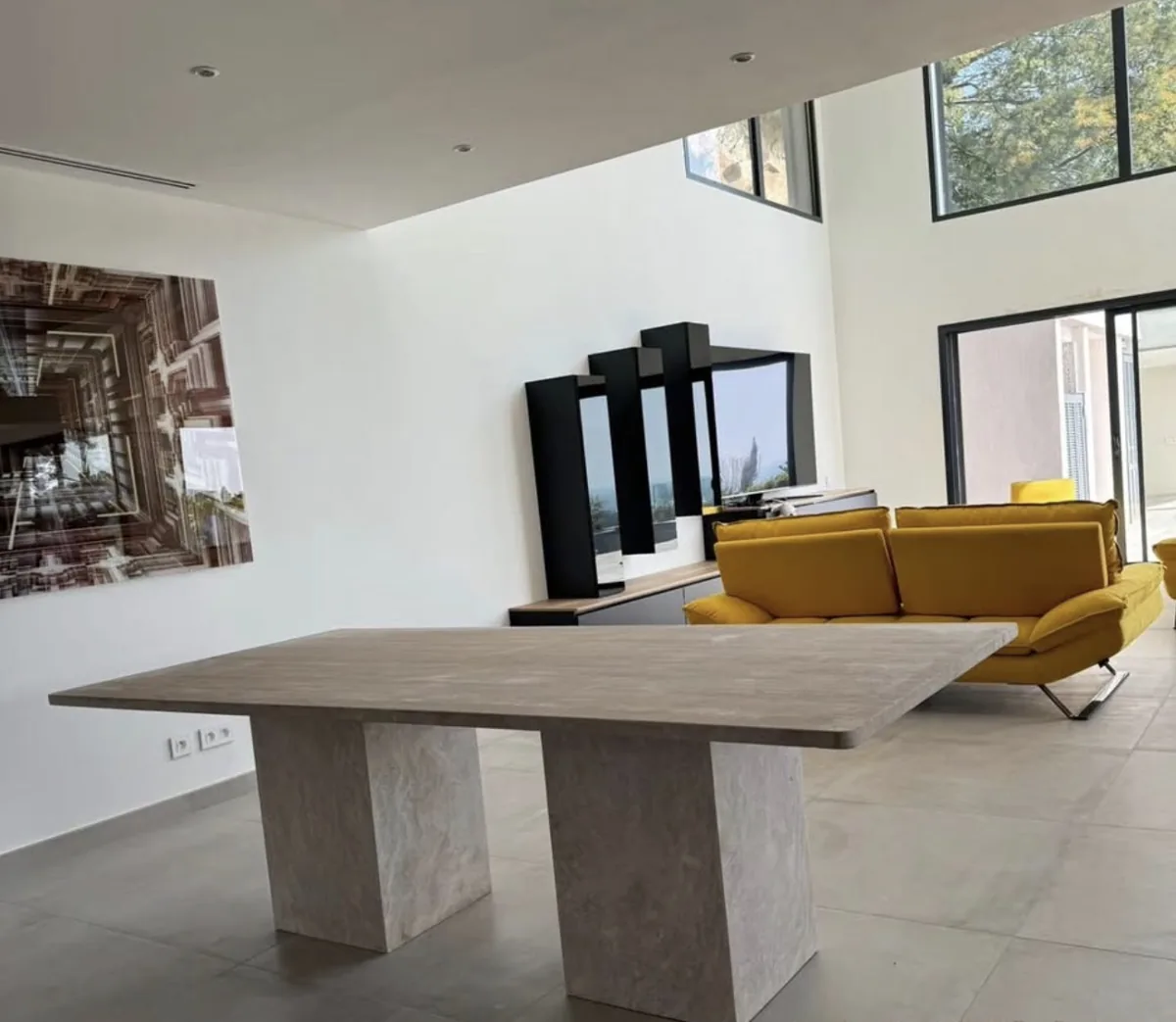Table en pierre naturelle chez un client
