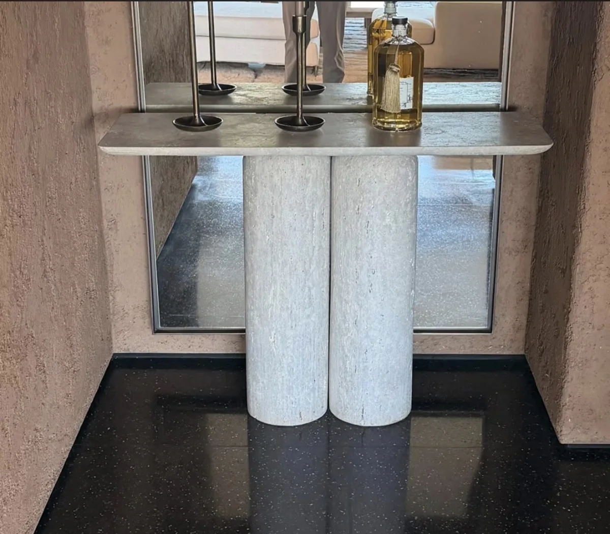 Table basse en travertin chez un client