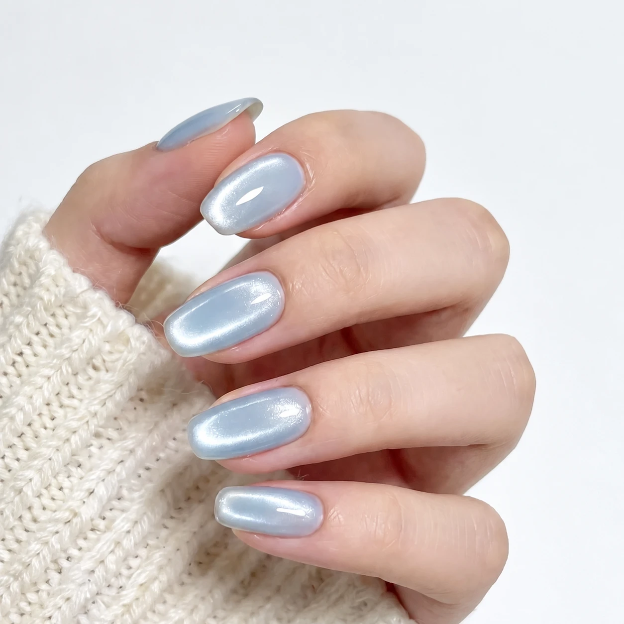 Manucure teinte Russian Blue